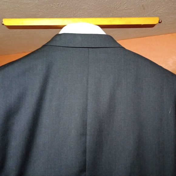 Jos A Bank Traveler Collection 2Btn/2Vent Gray Suits 44XL W38 Ins 34.5 (19) - Picture 6 of 11